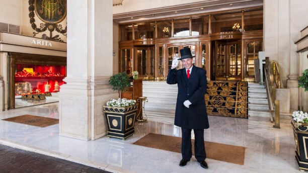 alvear-palace-hotel-doorway