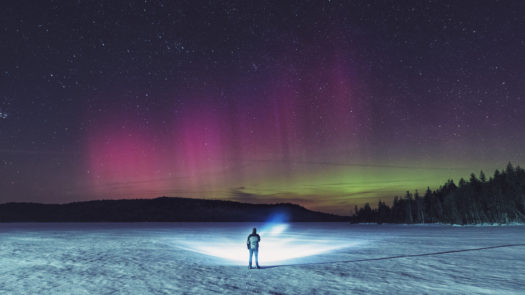 northern-lights-snowshoe-walk-swedish-lapland