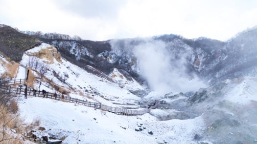 Jigokudani-hell-valley-japan-snow-monkey